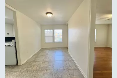 110 E 8th Street, Elgin, TX 78621 - Photo 6