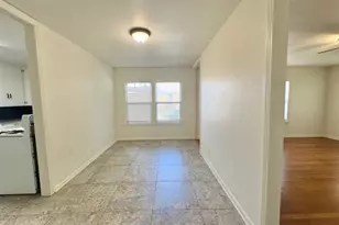 110 E 8th St, Elgin, TX 78621 - Photo 6