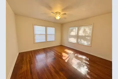 110 E 8th Street, Elgin, TX 78621 - Photo 14