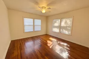 110 E 8th St, Elgin, TX 78621 - Photo 14