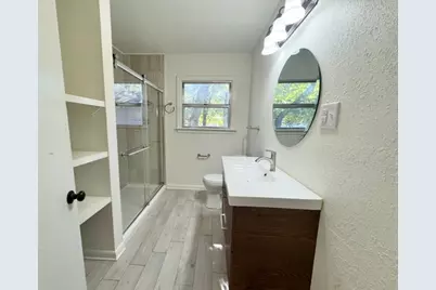 110 E 8th Street, Elgin, TX 78621 - Photo 12