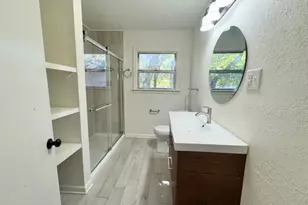 110 E 8th St, Elgin, TX 78621 - Photo 12