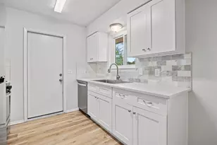 8204 Kellog Ct, Austin, TX 78745 - Photo 10
