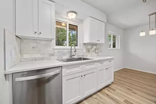 8204 Kellog Ct, Austin, TX 78745 - Photo 12