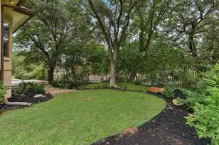 11213 Woodland Hills Trail, Austin, TX 78732 - Photo 24
