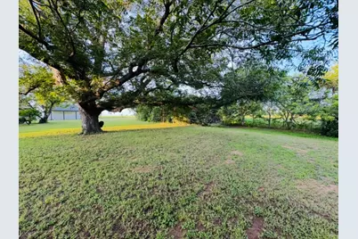 702 Pleasant Grove Road, Elgin, TX 78621 - Photo 10