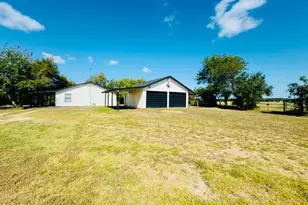 702 Pleasant Grove Rd, Elgin, TX 78621 - Photo 4