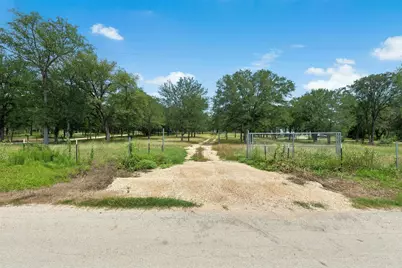 3705 Callihan Road, Luling, TX 78648 - Photo 2