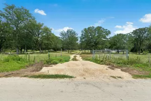 3705 Callihan Rd, Luling, TX 78648 - Photo 2