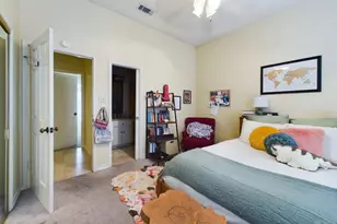 914 W 26th St, Austin, TX 78705 - Photo 16