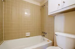 110 E 37th St, Austin, TX 78705 - Photo 6