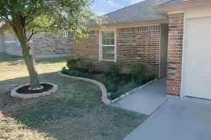 113 Soapstone Dr, Jarrell, TX 76537 - Photo 2