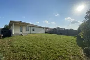 107 Lavaca Loop, Hutto, TX 78634 - Photo 16