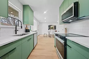 2600 Berkett Dr, Austin, TX 78745 - Photo 16