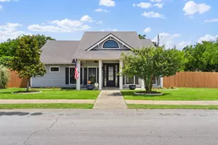 601 W 17th St, Georgetown, TX 78626 - Photo 2