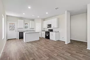 12013 Murano Dr, Austin, TX 78747 - Photo 8