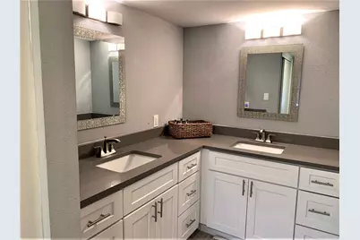 105 Birdie Drive, The Hills, TX 78738 - Photo 12