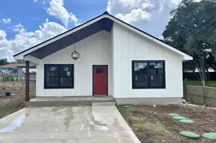 1127 Green Hill Dr, Canyon Lake, TX 78133 - Photo 1