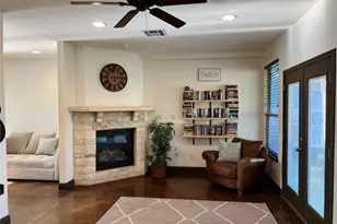 302 Deepwood Dr, Georgetown, TX 78628 - Photo 2
