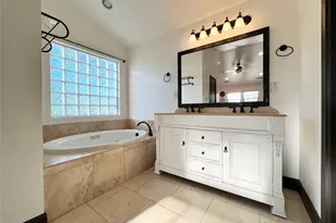 302 Deepwood Dr, Georgetown, TX 78628 - Photo 8