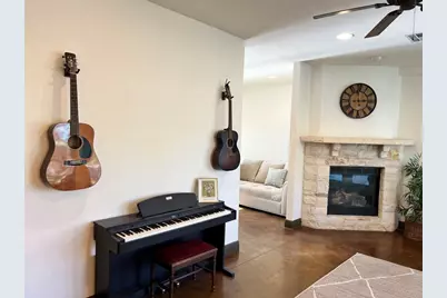 302 Deepwood Drive, Georgetown, TX 78628 - Photo 4