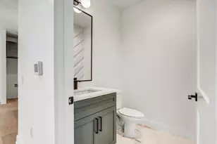 4127 E 12th St, Austin, TX 78721 - Photo 12