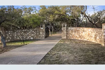 999 Enchanted Oaks Drive, Driftwood, TX 78619 - Photo 2