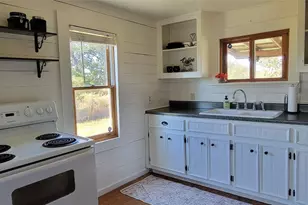 394 Easley Rd, Smithville, TX 78957 - Photo 6