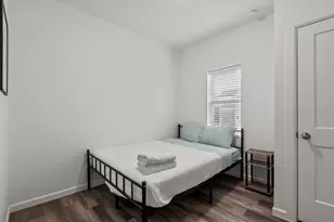 911 W 22nd St, Austin, TX 78705 - Photo 10