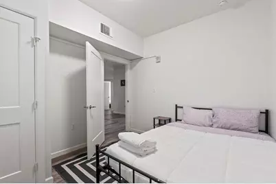 911 W 22 Street #401, Austin, TX 78705 - Photo 8