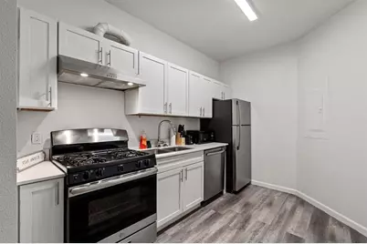 911 W 22 Street #401, Austin, TX 78705 - Photo 4