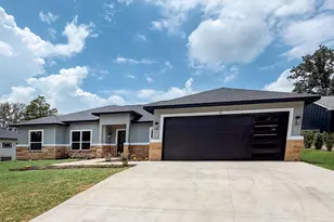 112 Heleakala Dr, Bastrop, TX 78602 - Photo 2