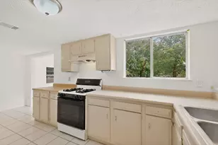 8211 Gallatin Dr, Austin, TX 78736 - Photo 14