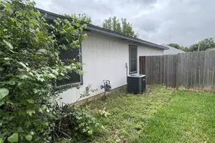 110 Brentwood Dr, Leander, TX 78641 - Photo 4