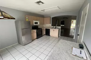 110 Brentwood Dr, Leander, TX 78641 - Photo 10
