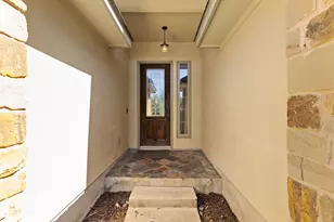 10025 Janet Loop, Dripping Springs, TX 78620 - Photo 2