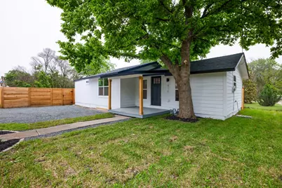 914 E 19th Street, Georgetown, TX 78626 - Photo 2