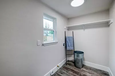 914 E 19th Street, Georgetown, TX 78626 - Photo 16