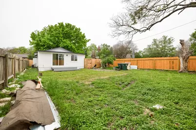 914 E 19th Street, Georgetown, TX 78626 - Photo 32