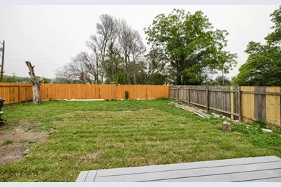 914 E 19th Street, Georgetown, TX 78626 - Photo 30
