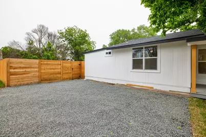 914 E 19th Street, Georgetown, TX 78626 - Photo 4