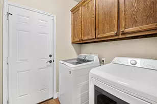 208 Terry Meadow Ln, Jarrell, TX 76537 - Photo 28