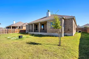 208 Terry Meadow Ln, Jarrell, TX 76537 - Photo 30