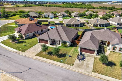 208 Terry Meadow Lane, Jarrell, TX 76537 - Photo 34