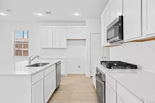 8014 Shining Flor Run, Lago Vista, TX 78645 - Photo 8