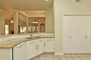 11 Troon Dr, Austin, TX 78738 - Photo 10