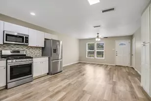 6026 Bluebell Cir, Austin, TX 78741 - Photo 4