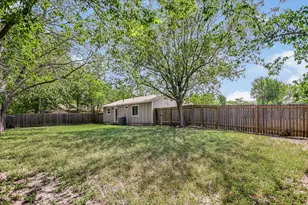 6026 Bluebell Cir, Austin, TX 78741 - Photo 8