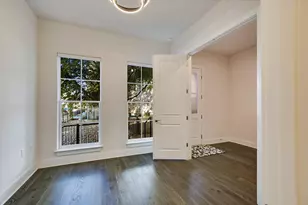 1301 Town Creek Dr, Austin, TX 78741 - Photo 4