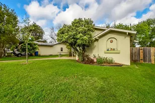 8208 Stillwood Ln, Austin, TX 78757 - Photo 24